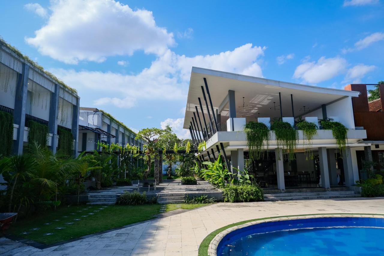 Lpp Garden Hotel Maguwo Exterior photo