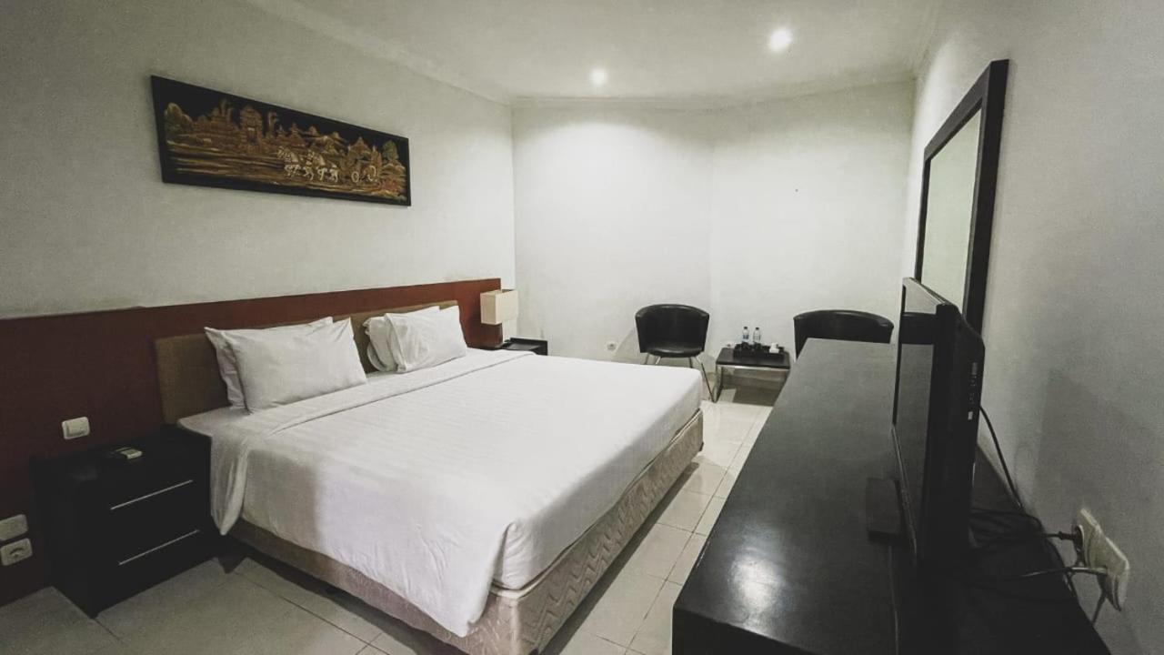 Lpp Garden Hotel Maguwo Exterior photo